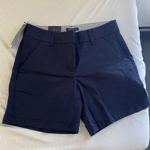 BRAND NEW: Tommy Hilfiger Midi Shorts (Size 2)